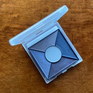 Eyeshadow palette -Mary Kay - Simply Smoky